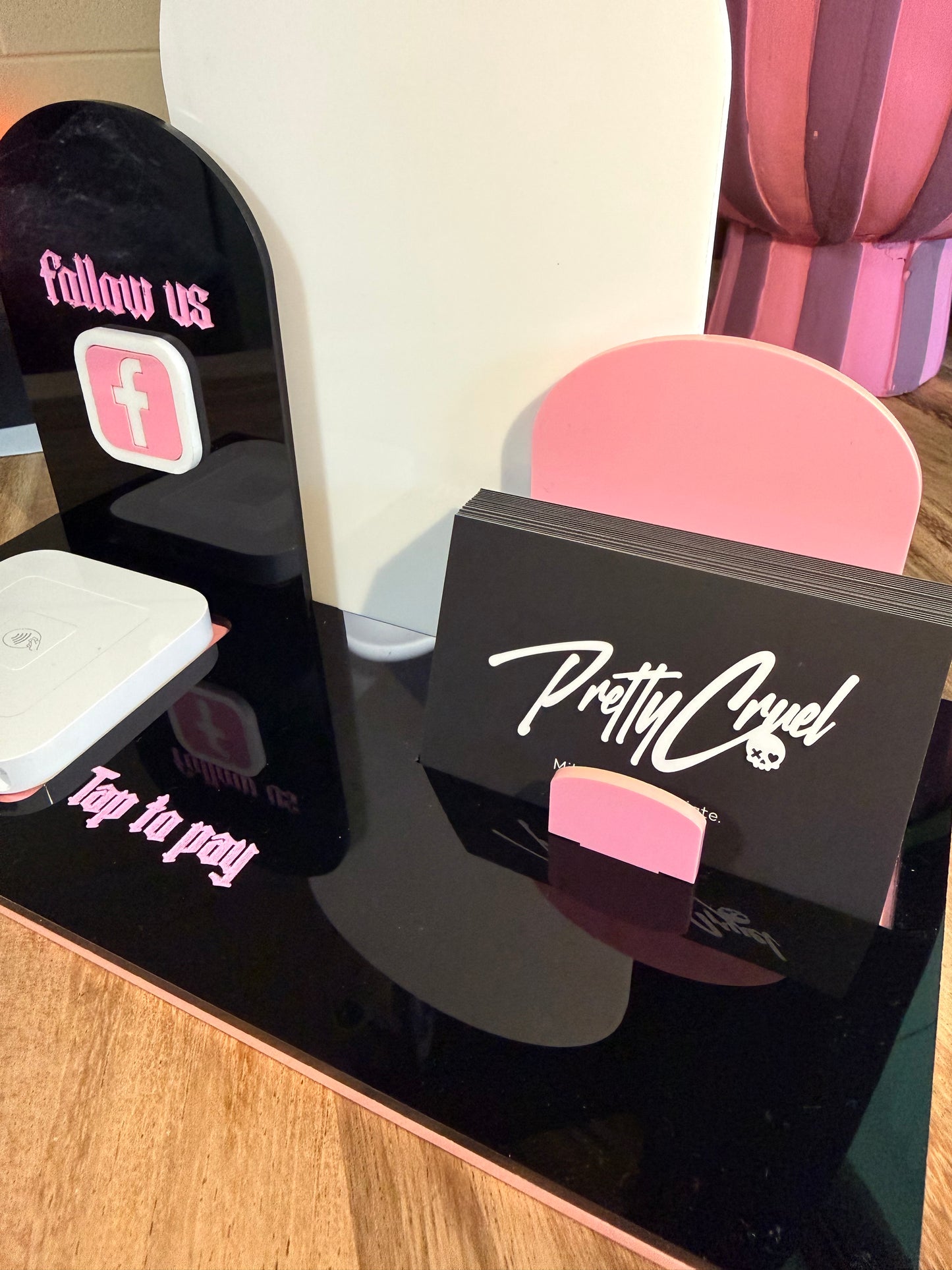 The Hustler Business Stand