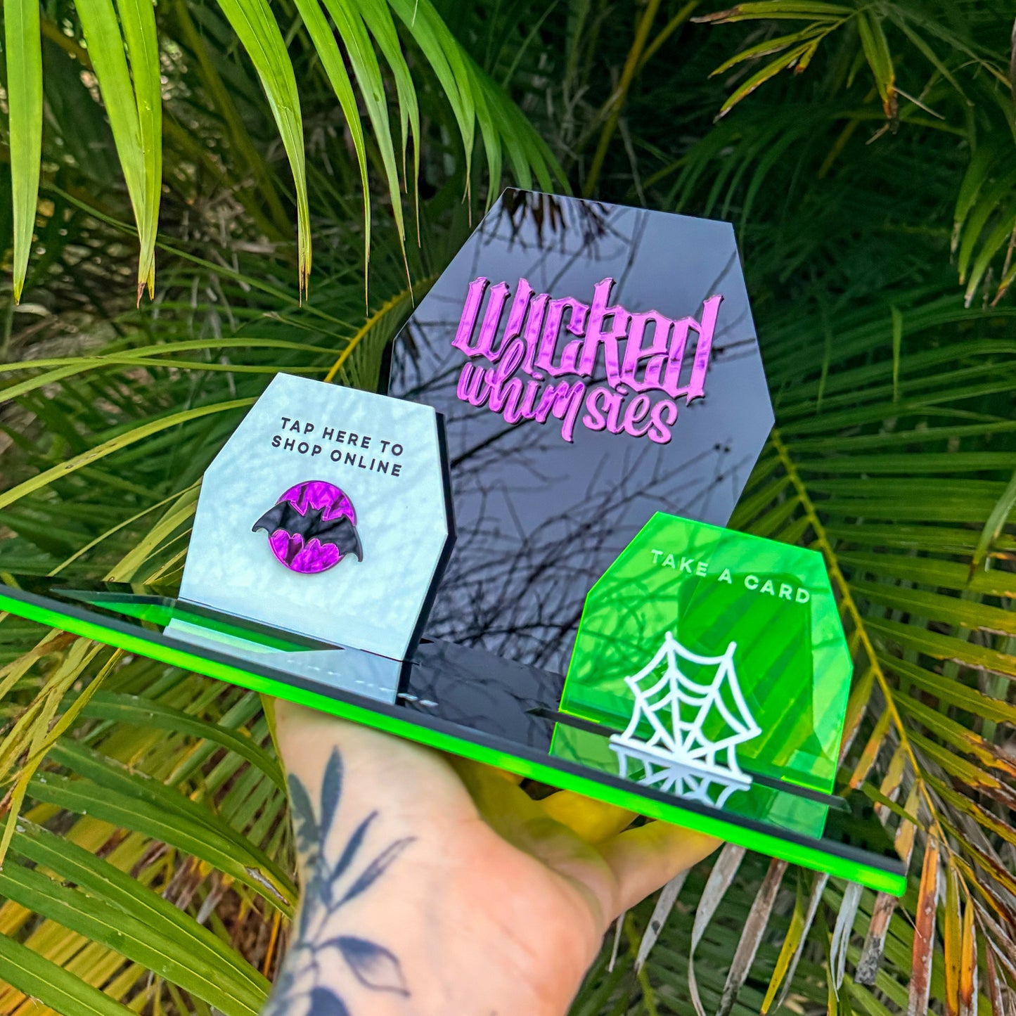 The Hustler Business Stand